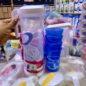 Juice jug with 4 cups