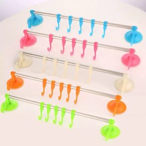 Bathroom suction hanger