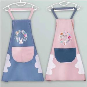 Apron with pocket