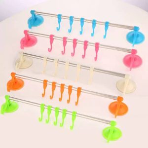 Bathroom suction hanger