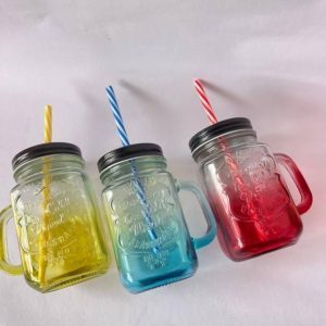 Glass cup with straw

Come boxed